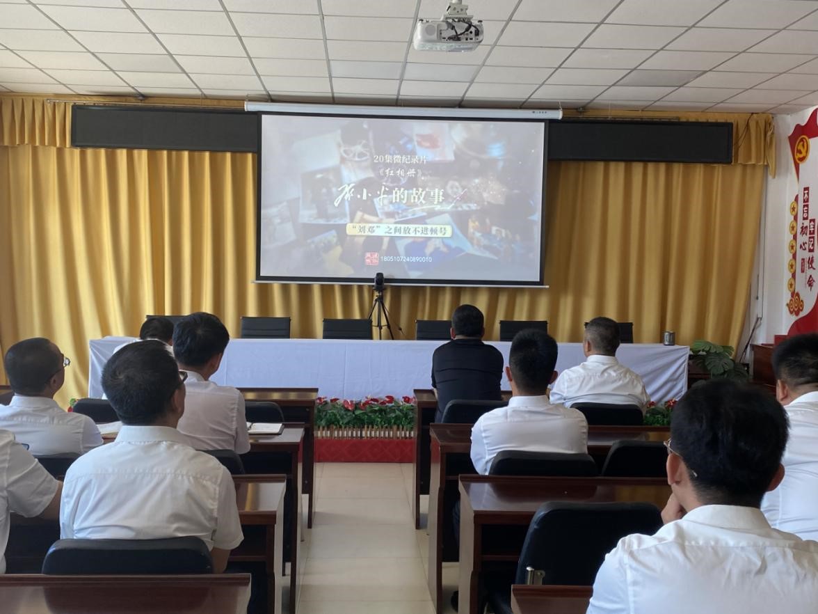 邓小平2.jpg 邓小平2.jpg